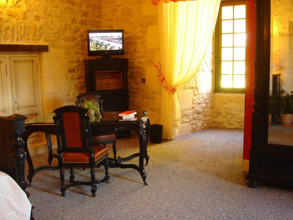 ホテル シャトー ラ フルニー Condat-sur-Vezere 部屋 写真