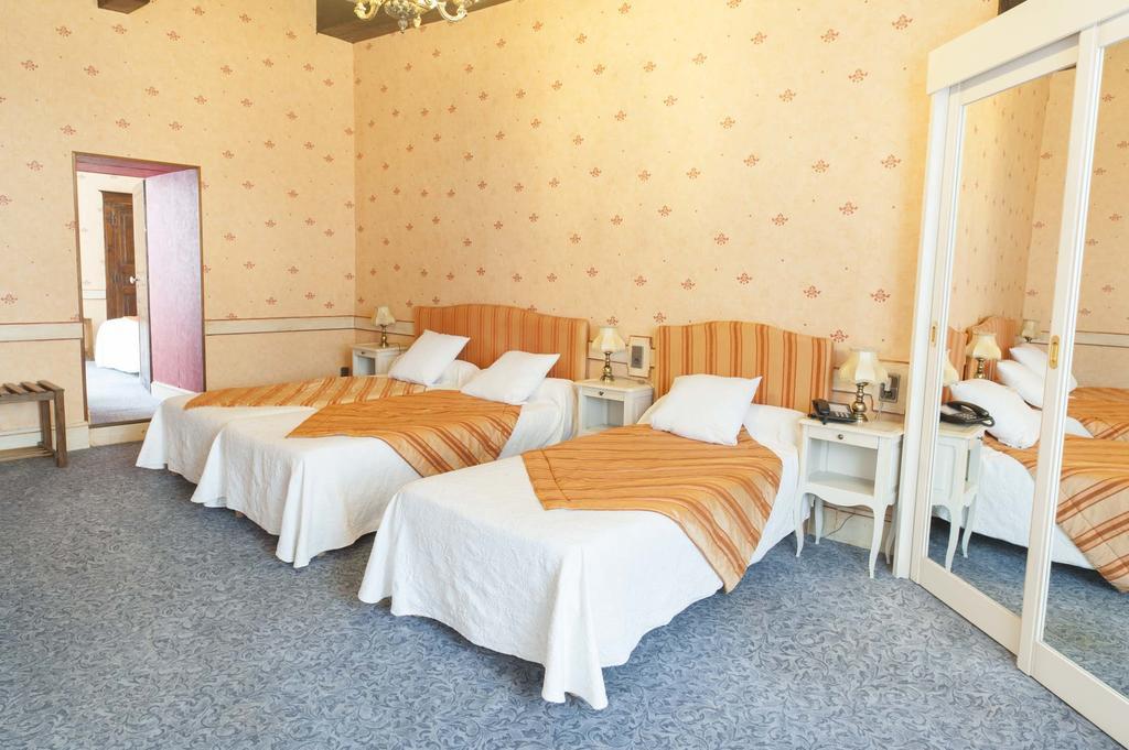 ホテル シャトー ラ フルニー Condat-sur-Vezere エクステリア 写真